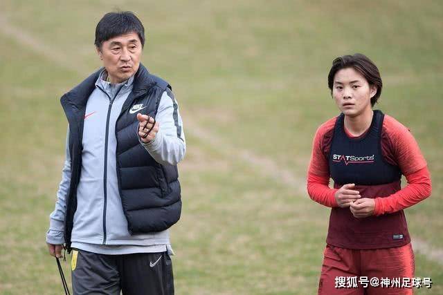 队记：热火与康韦尔签三年合同 首年年薪130万&第三年球队选项